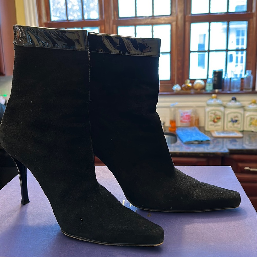 Stuart Weitzman suede boots zipper back excellent condition size 9 1/2